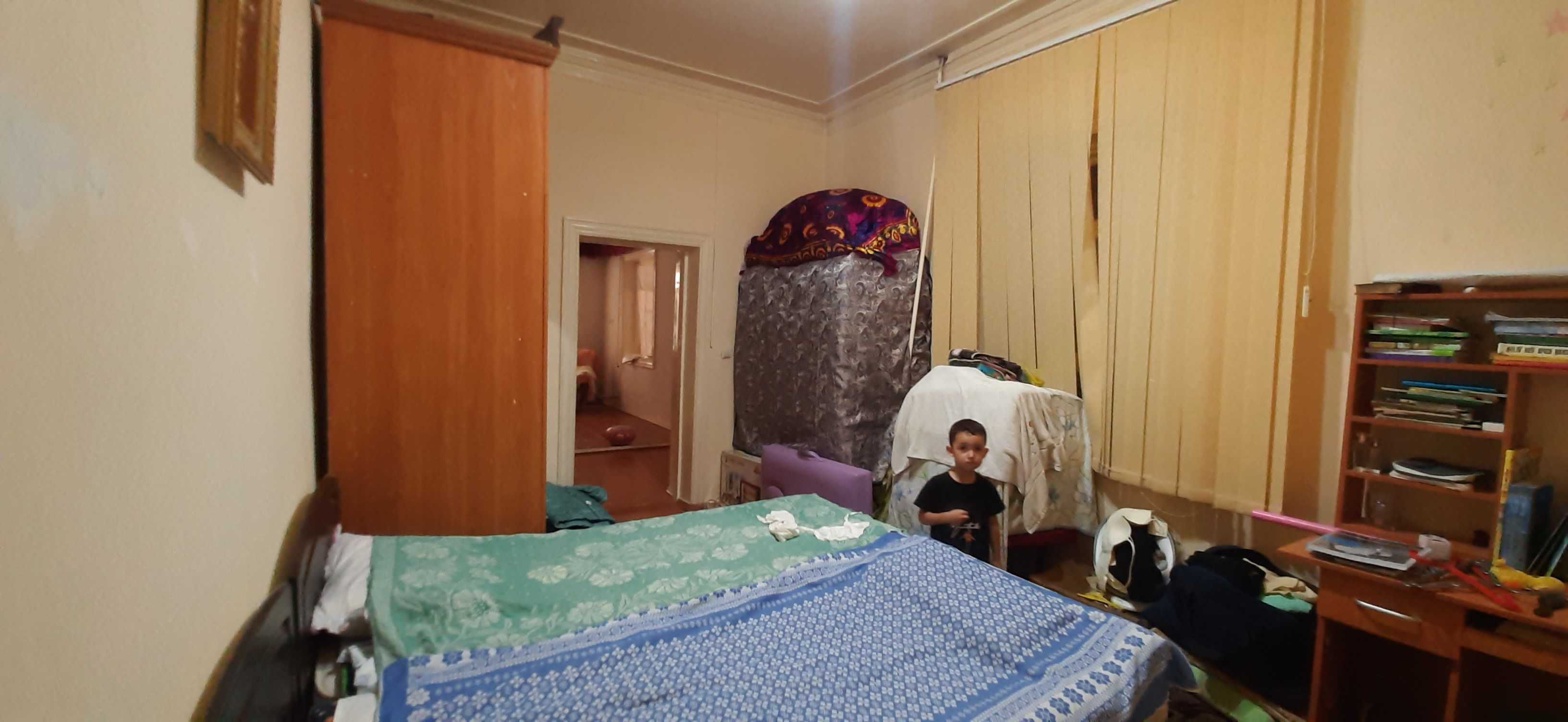 Qarshi markazidan 7 sotiqli hamma sharoitli hovli sotiladi