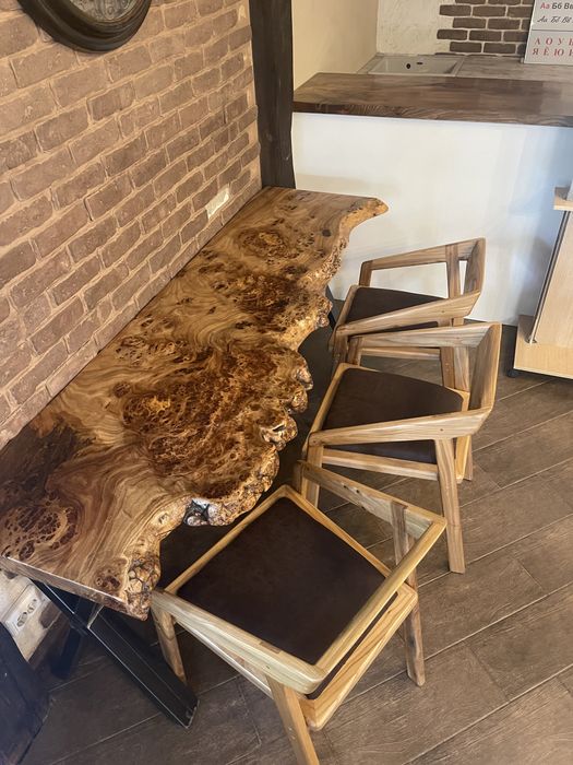 Продам пристеночный стол из натурального капа