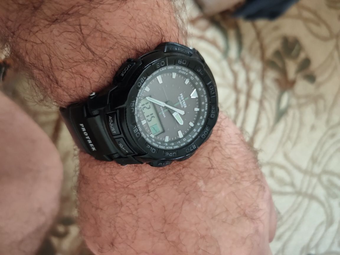 Продам часы Casio PRG-550-1A1ER