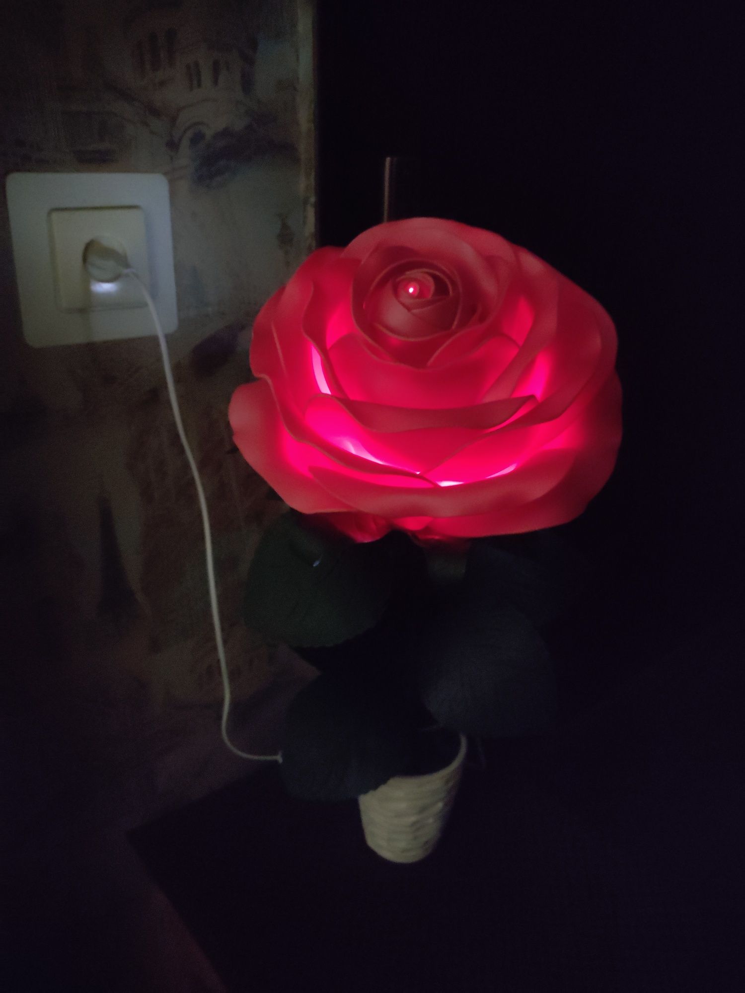 Продам светильник роза
