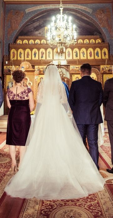 Rochie de mireasa tip sirena cu trena detasabila