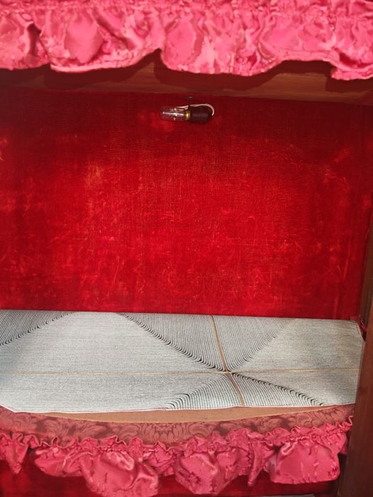 Антикварна витринка с осветление