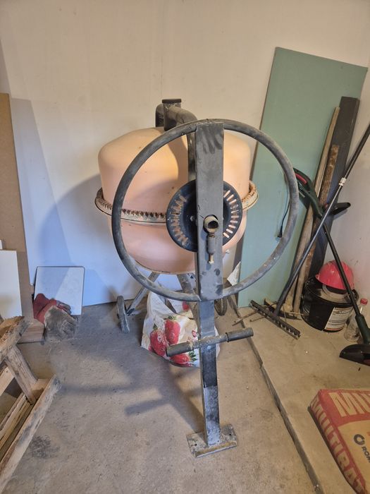 Vand betoniera  500 lei