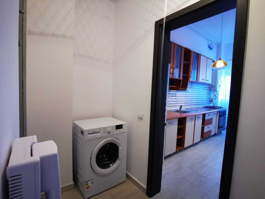 Închiriere garsonieră decomandată/ 31,50 mp/ demisol înalt