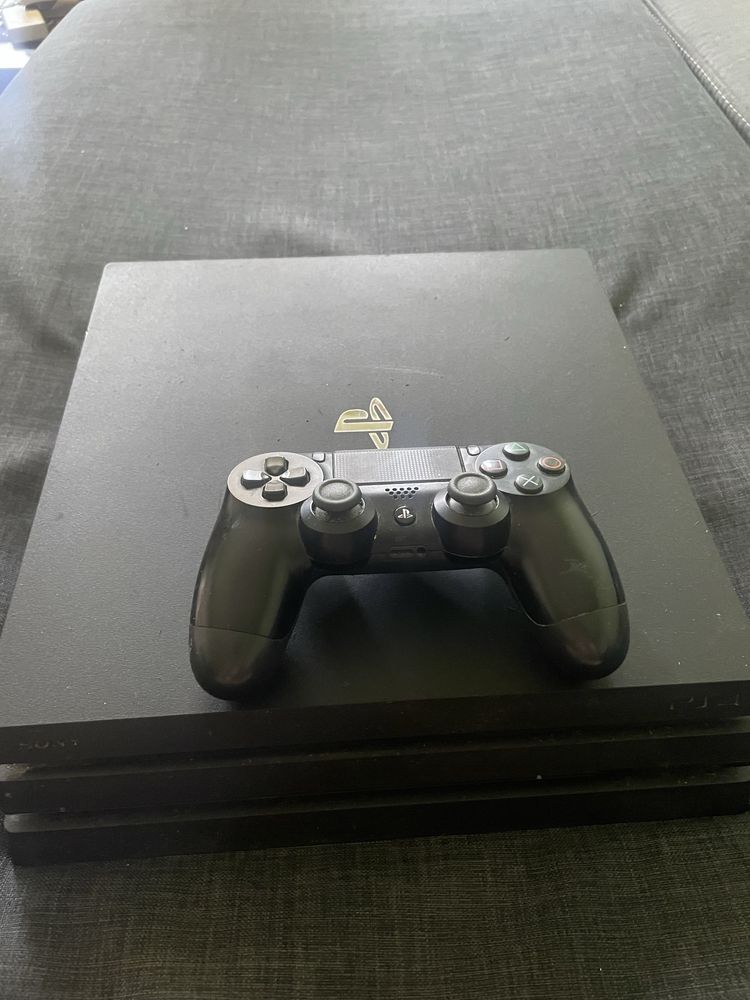 Sony PlayStation 4 Pro + 12 Jocuri