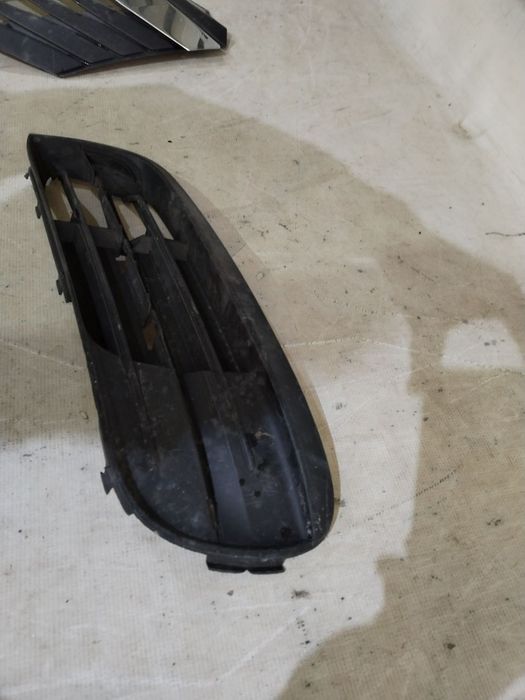 Grila stanga bara fata, BMW Seria 5, F10, F11, facelift, 2013, 2014, 2015, 2016, cod origine OE 51117331733.