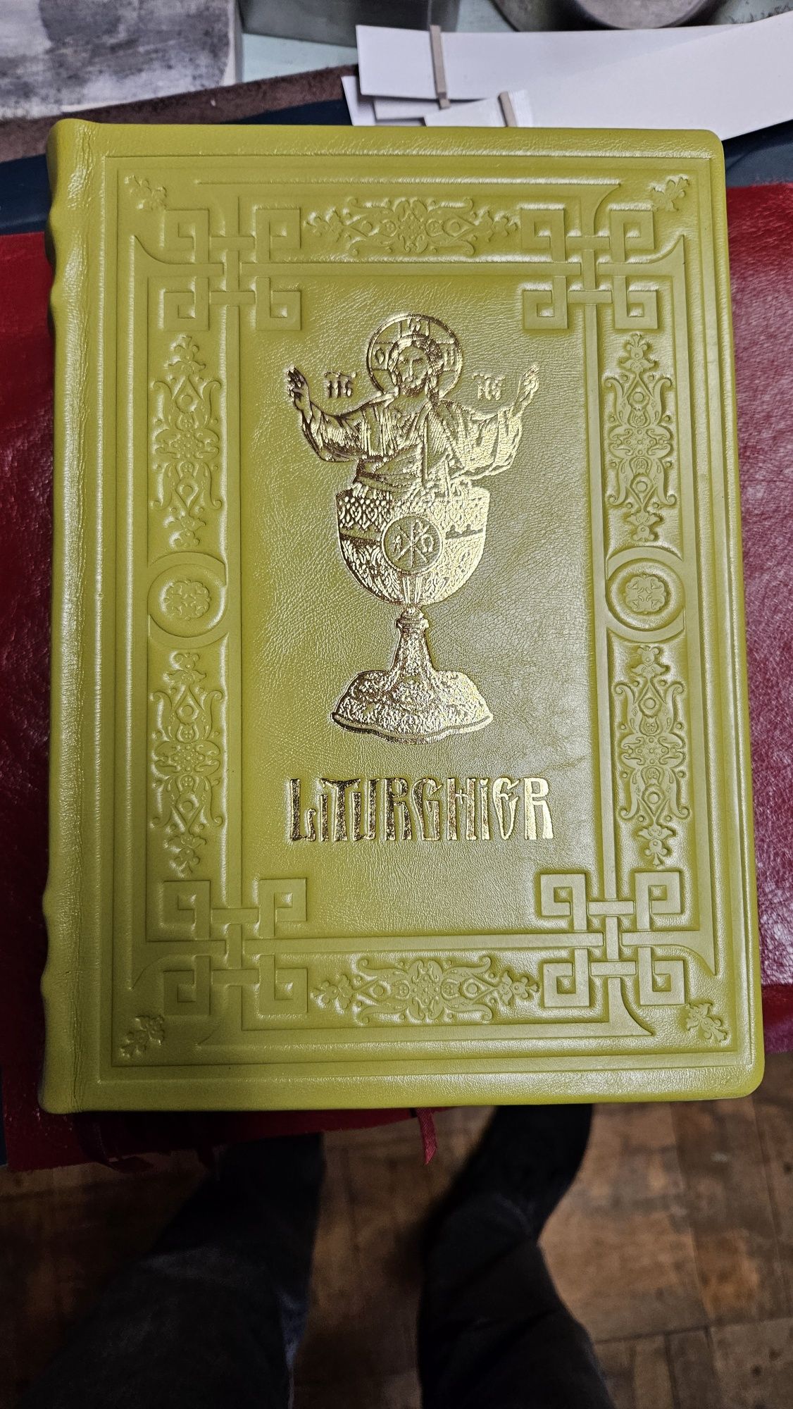Liturghier legat în piele