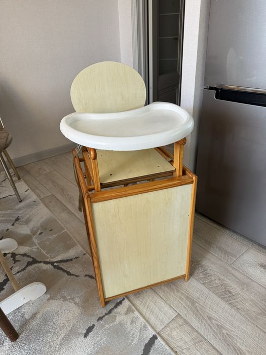 Продам столик для кормления