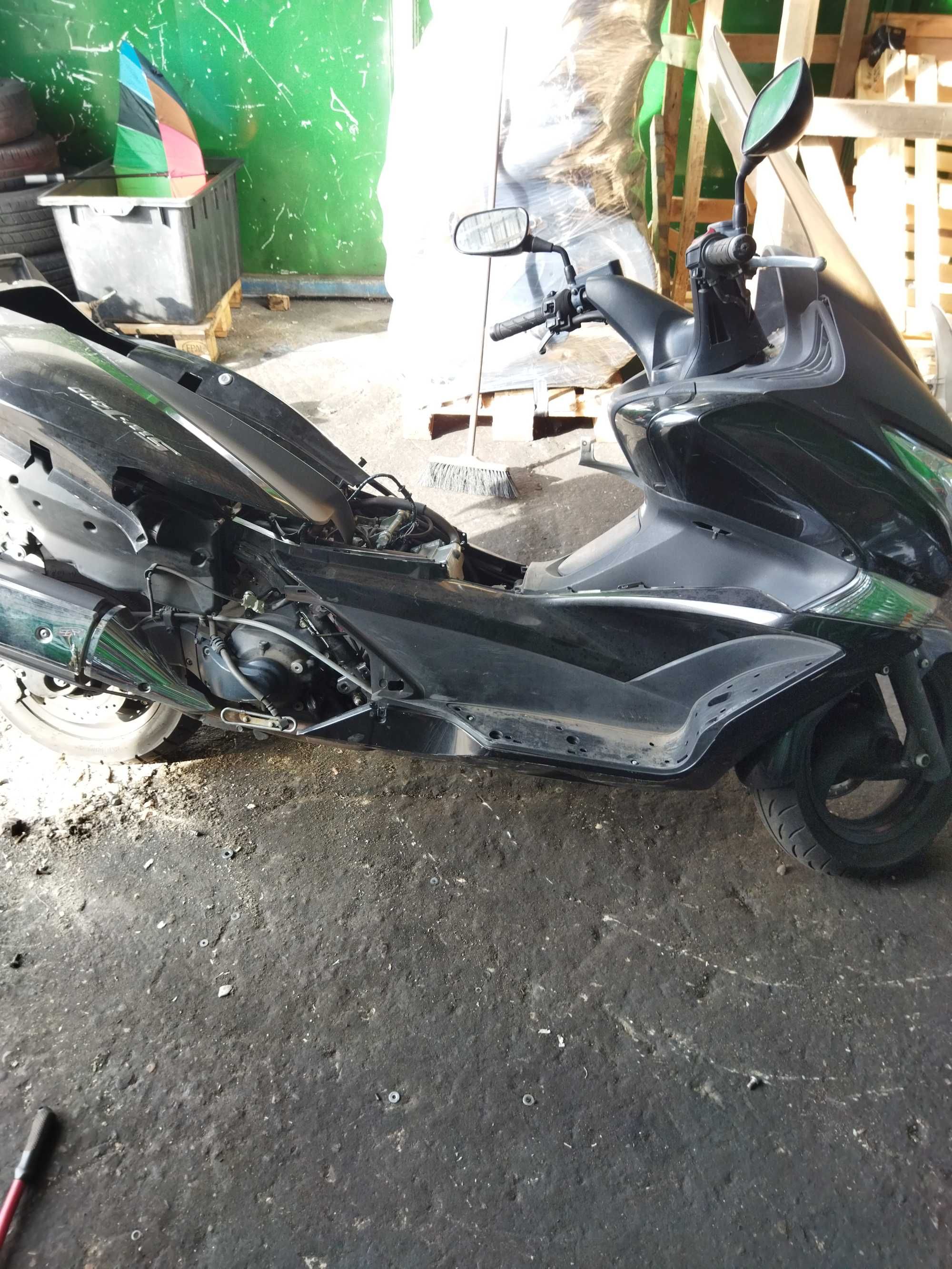 Honda Silwer Wing T 400i 2010