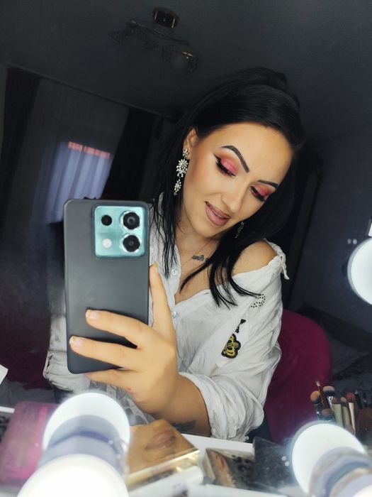 Make-up profesional 100 lei