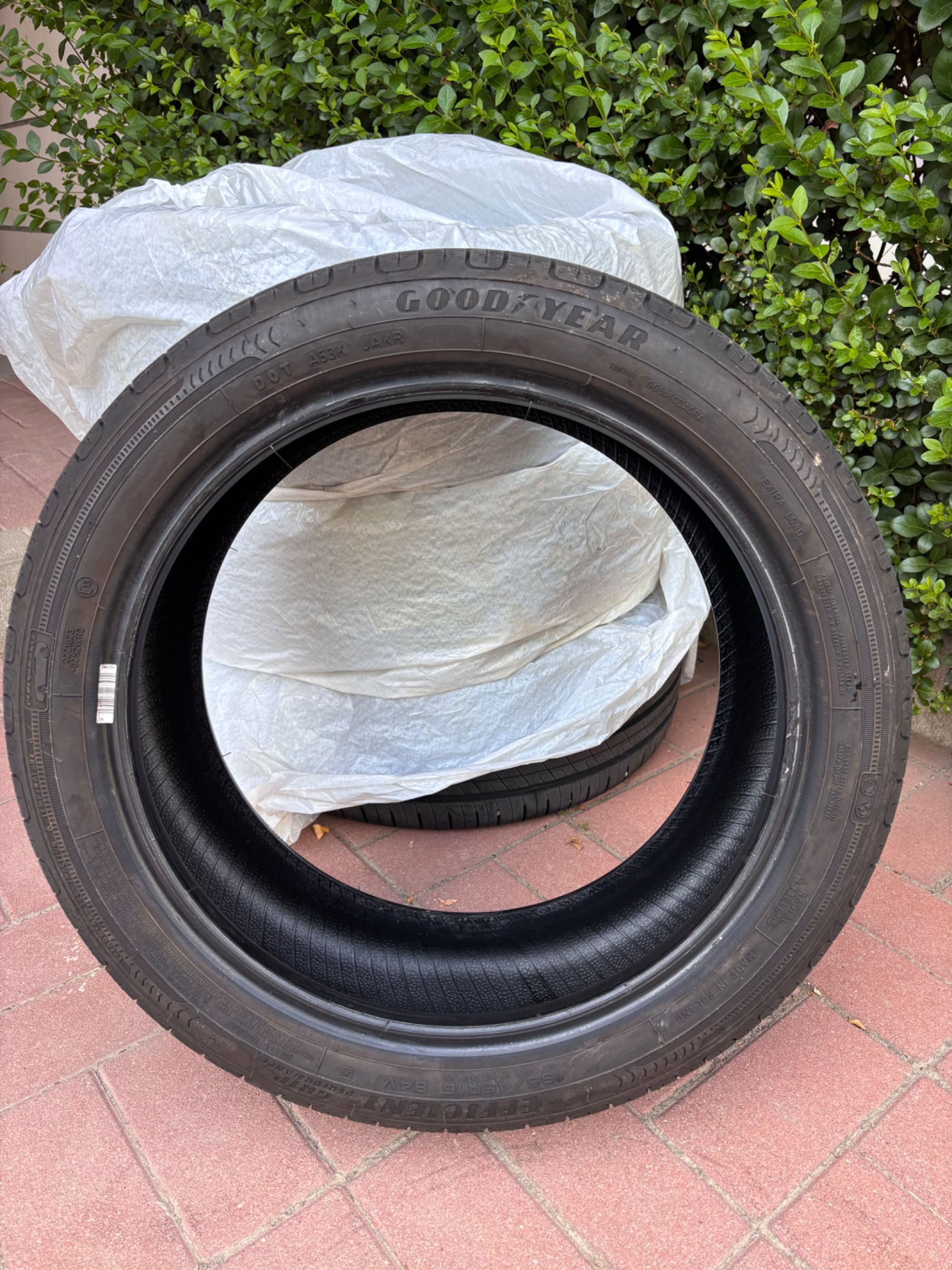 195/45/16 Goodyear efficient grip performance