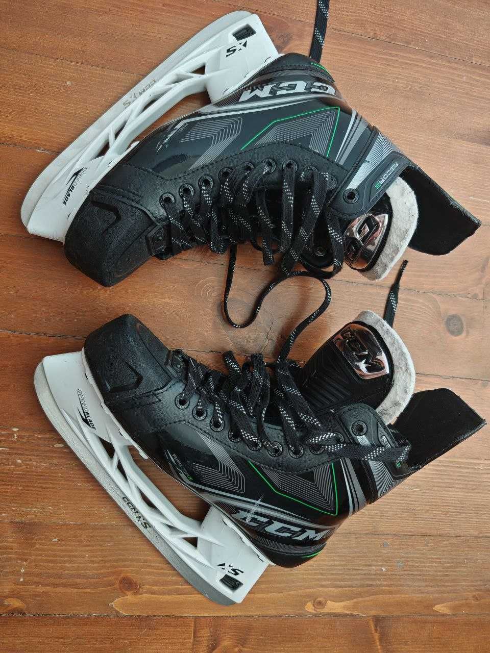 Хокейни кънки CCM Ribcor 86K 8R
