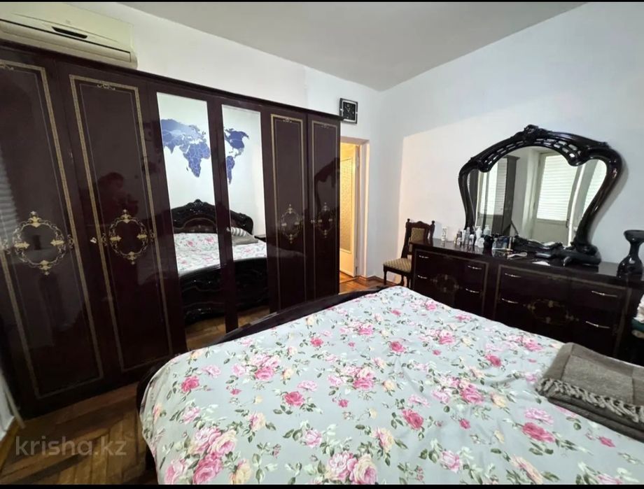 Спальный гарнитур Италия.