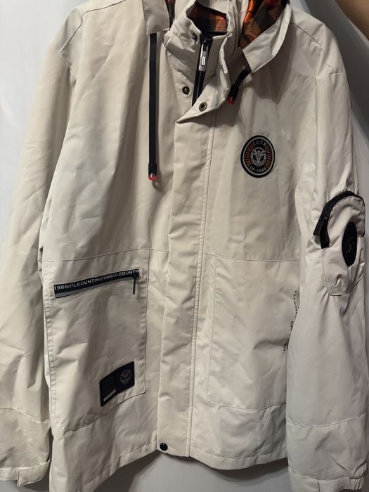 Мужская куртка с капюшоном