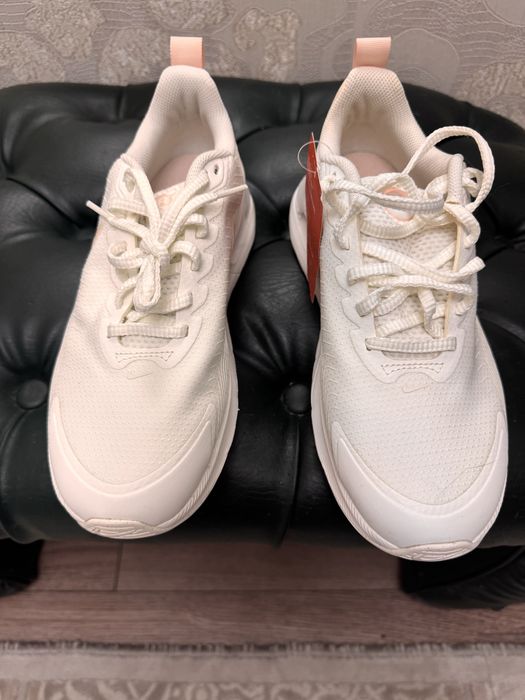 Продам кроссовки Nike оригинал