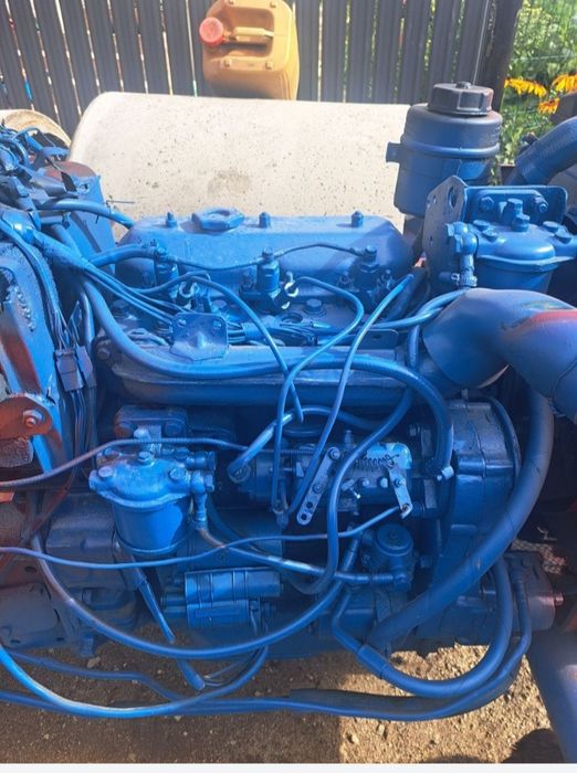 Vând tractor FIAT 411R cu motor de Brașov în 3 pistoane