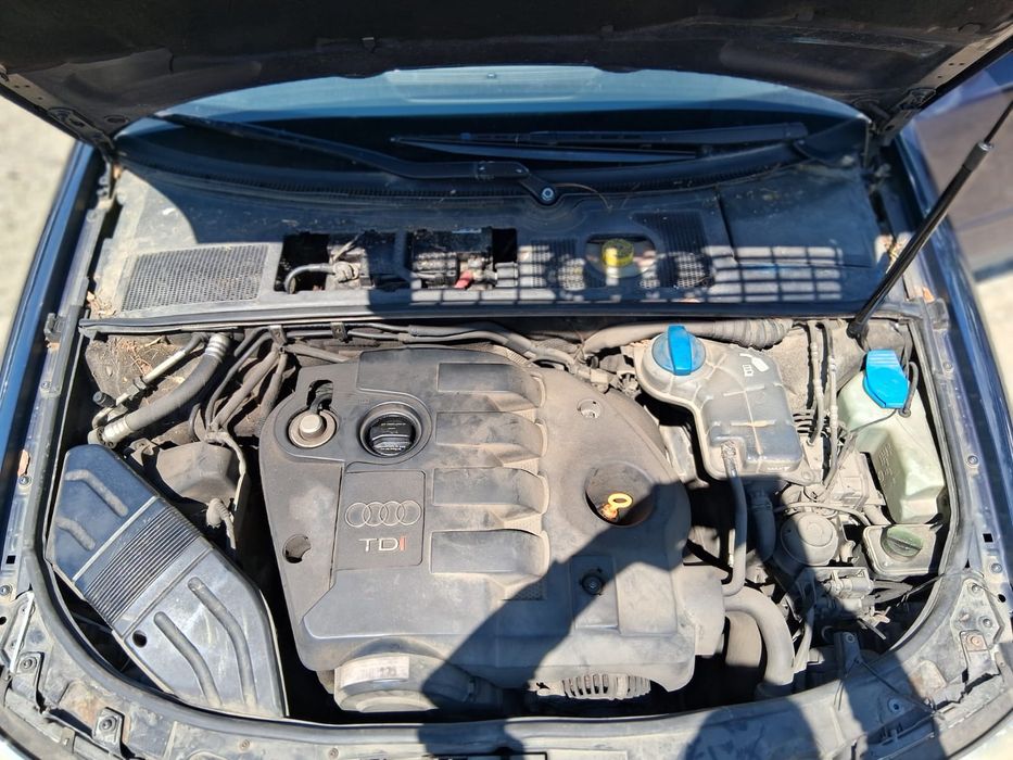 Vand motor audi a4 b6 cod motor AWX motorul se da cu proba