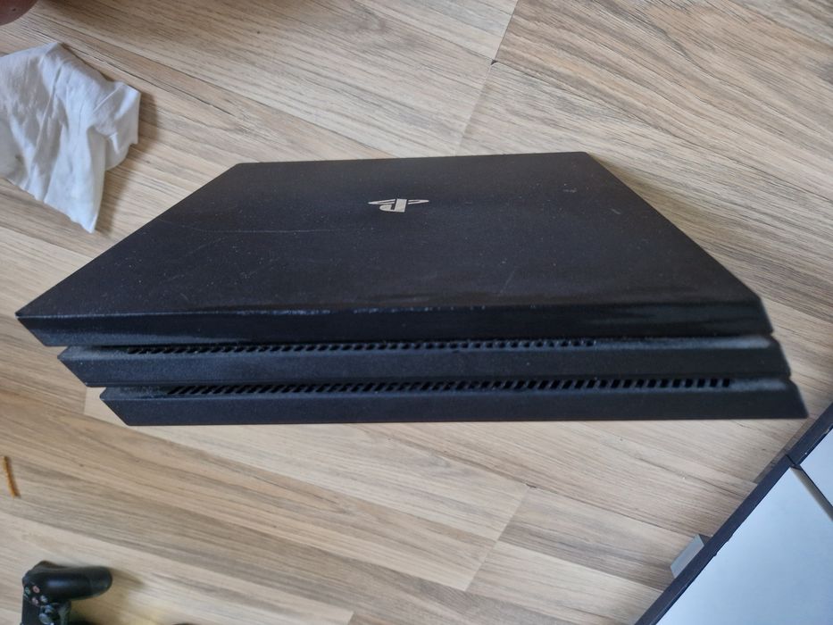 Vand ps 4 pro 1 tb