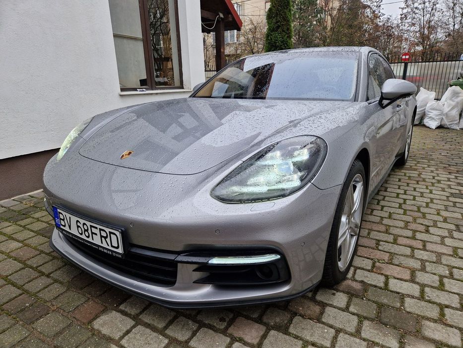 Porsche Panamera Plug-in Hybrid.