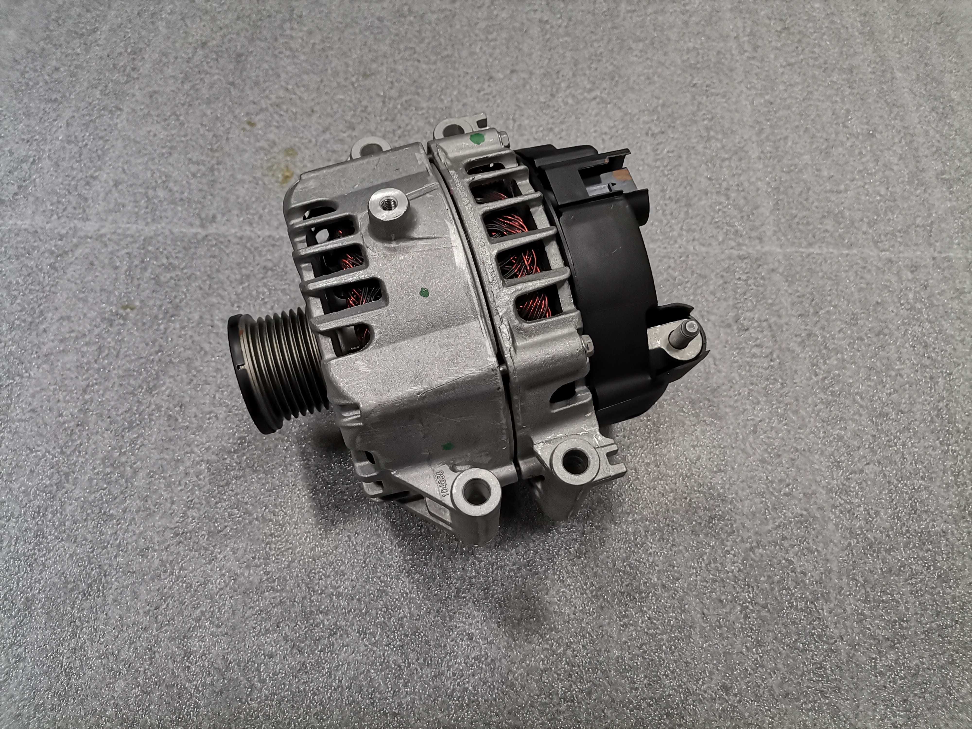 Нов 7852129 Алтернатор 250a BMW S63 S63B44B F90 F91 F92 F93 M5 M8