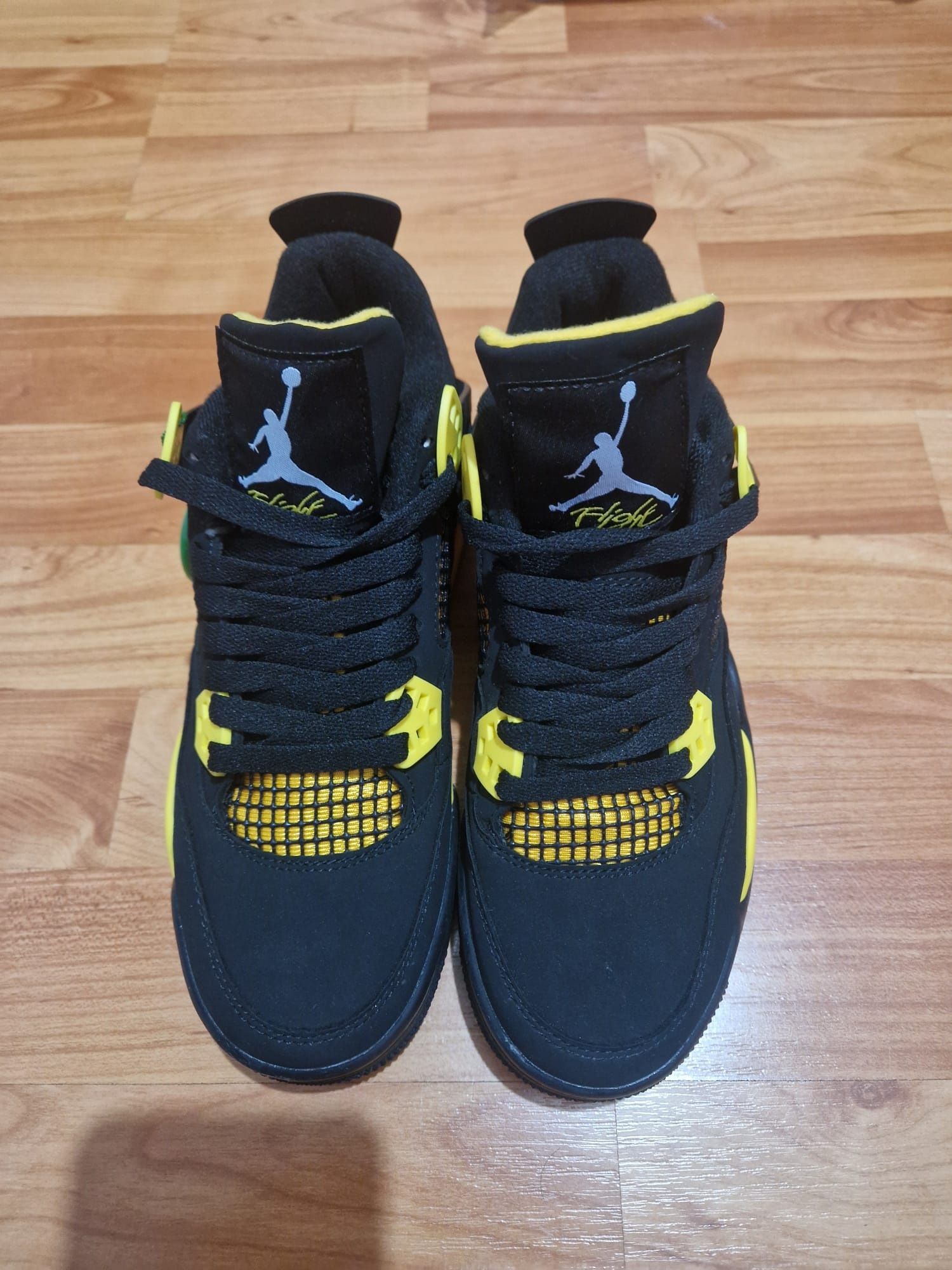 Jordan Retro patru