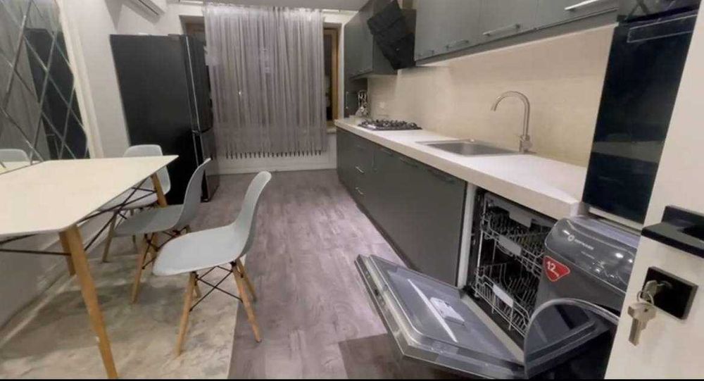 Продается 4 комнатная Квартира в Габусе , 2 этаж 170 м.кв