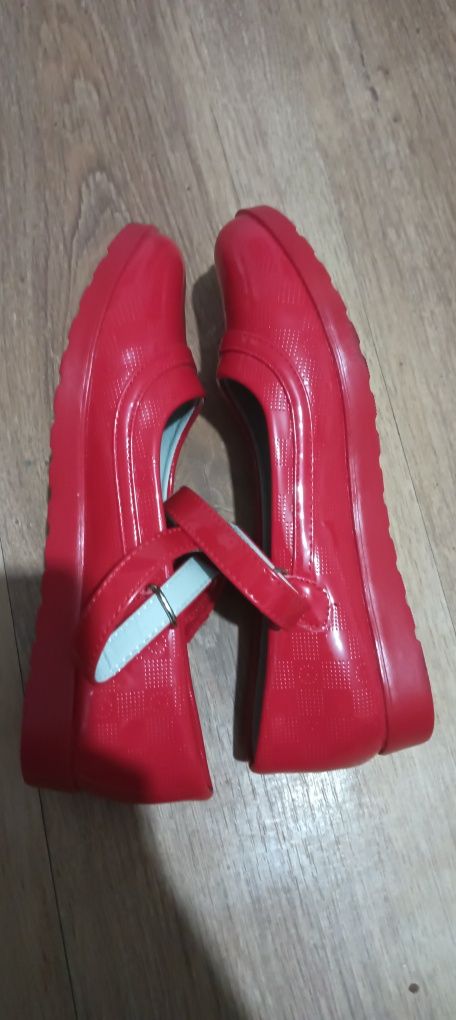 Pantofi de fete rosi