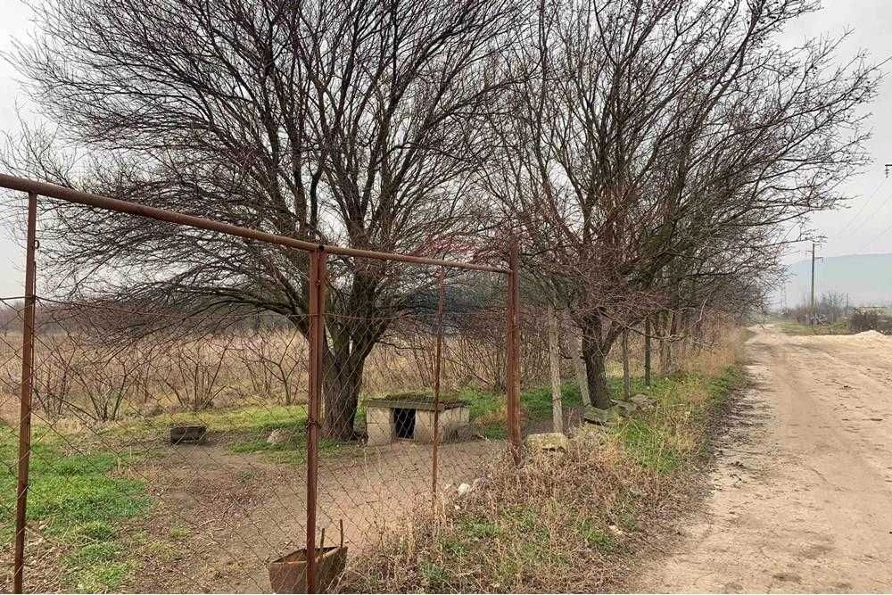 Парцел в нова промишлена зона на гр. Аксаково на 6 км. от летище Варна