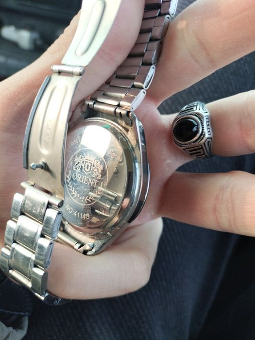 Soat sotiladi! 300000 sum