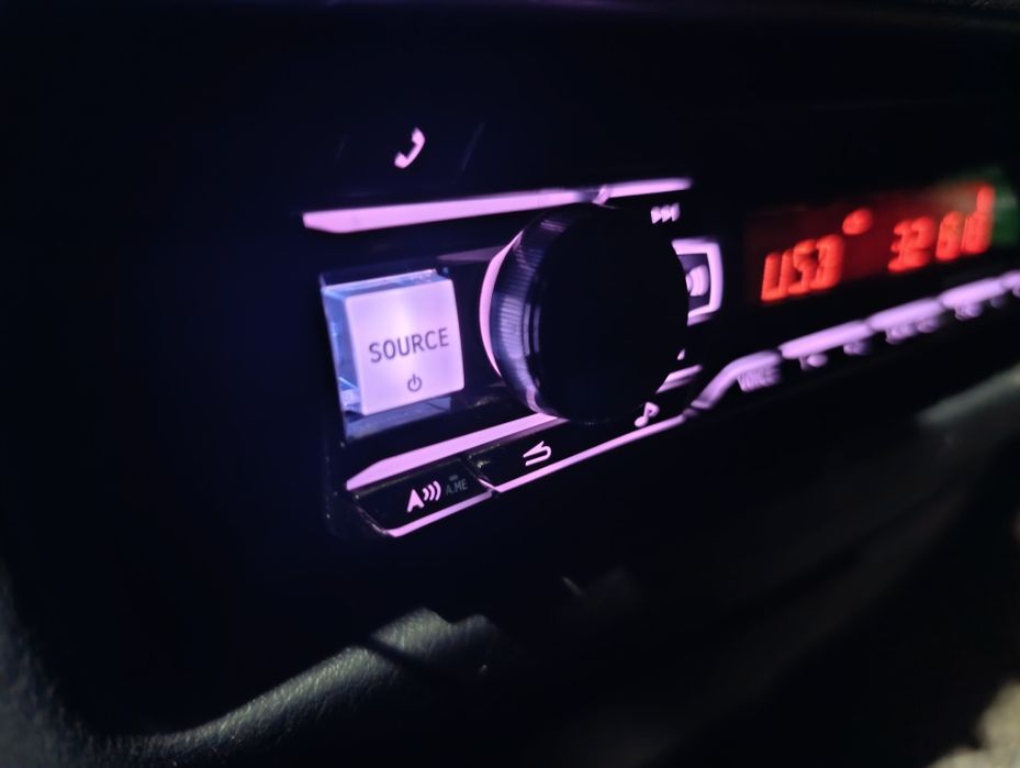 Продам магнитолу