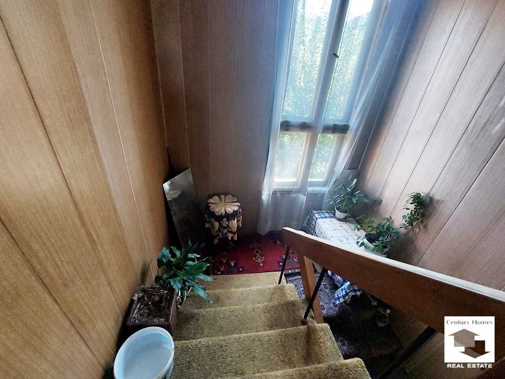 120341 Двуетажна масивна къща с двор в гр. Горна Оряховица