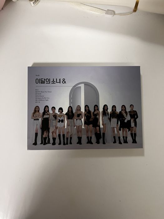 LOONA кпоп албум