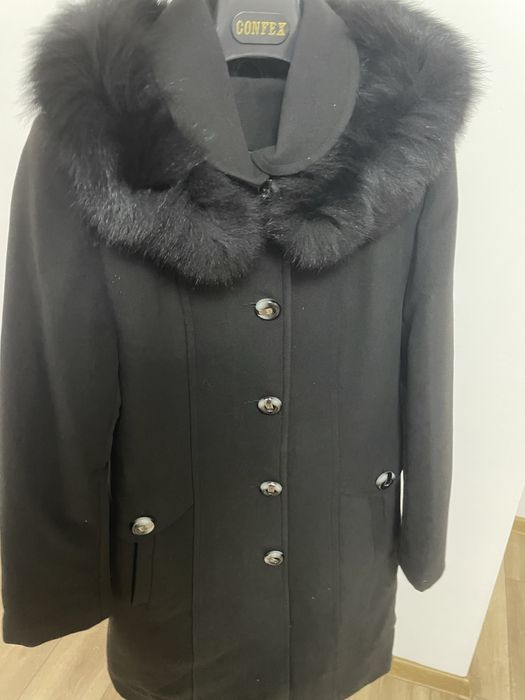 haina de stofa neagra