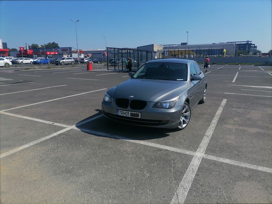 Vând bmw e60 520d 2009