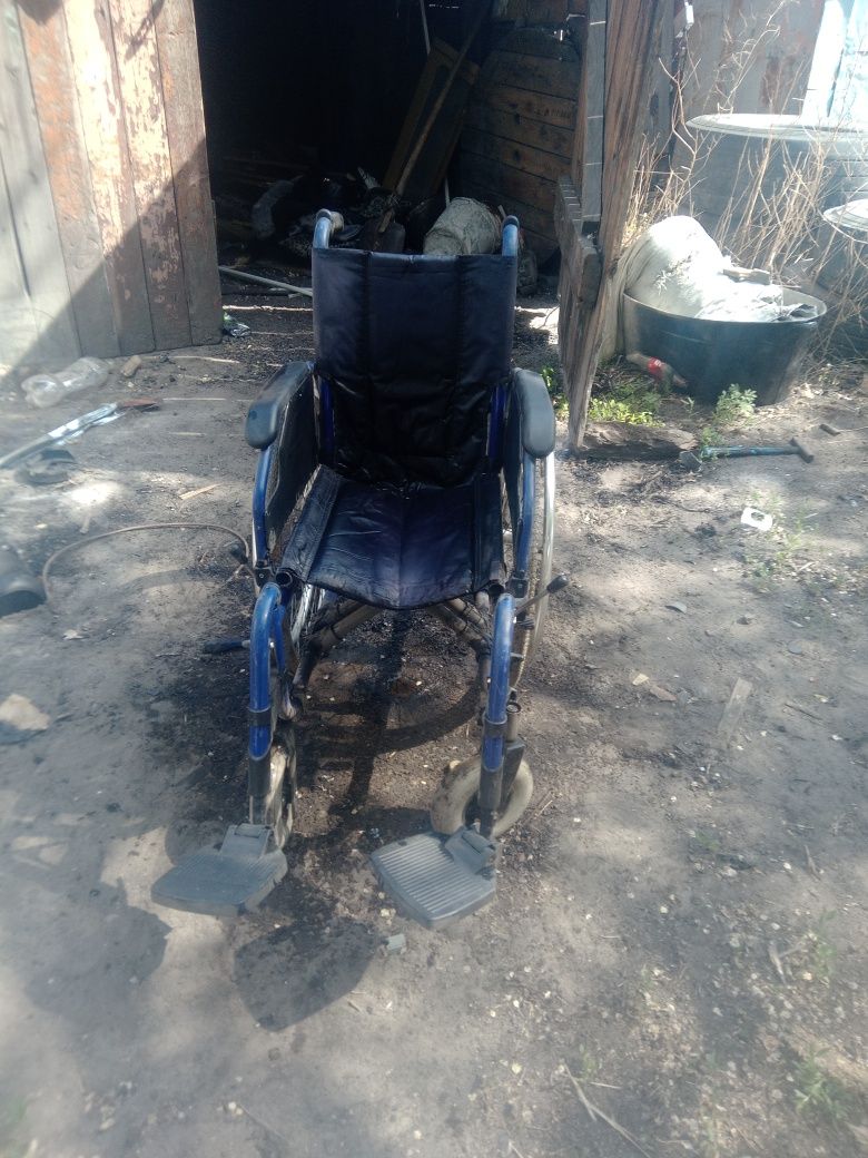 Продам инвалидную коляску