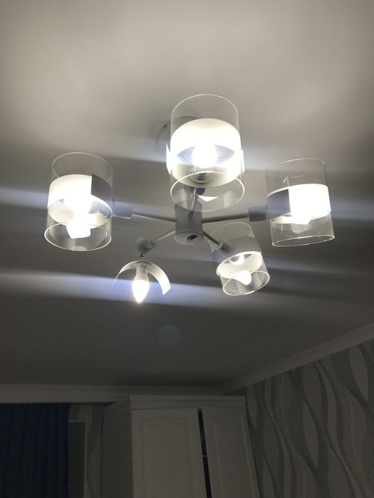 Люстралар бар арзан багамен