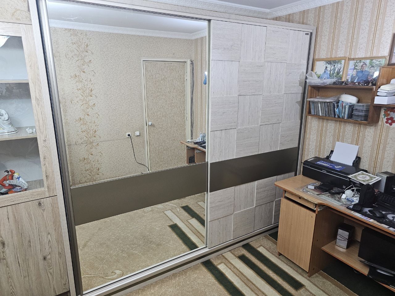Продается шкаф большой вместительный