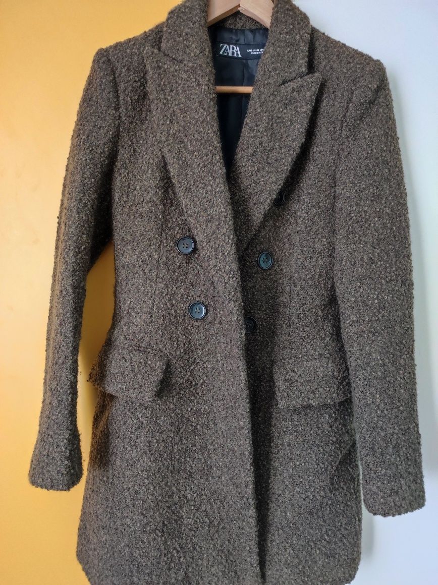 Дълъг блейзър от букле ZARA