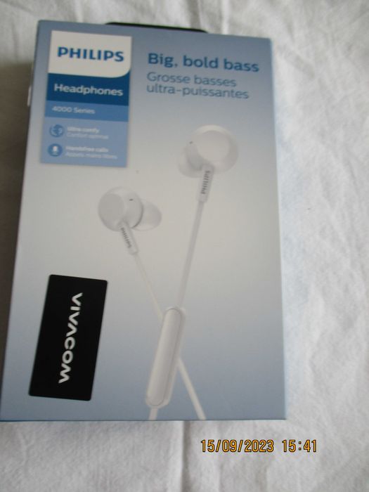 Продавам нови слушалки PHILIPS Headphones 4000 series