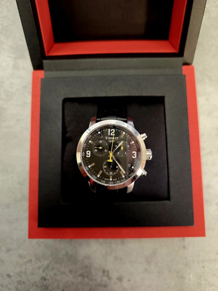 Часовник TISSOT PRC 200 Chronograph.  Z-333