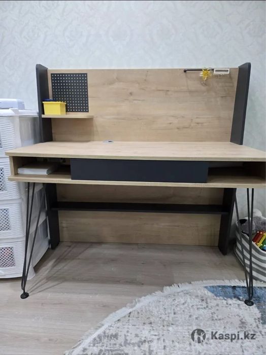 Продам стол б/у для уроков