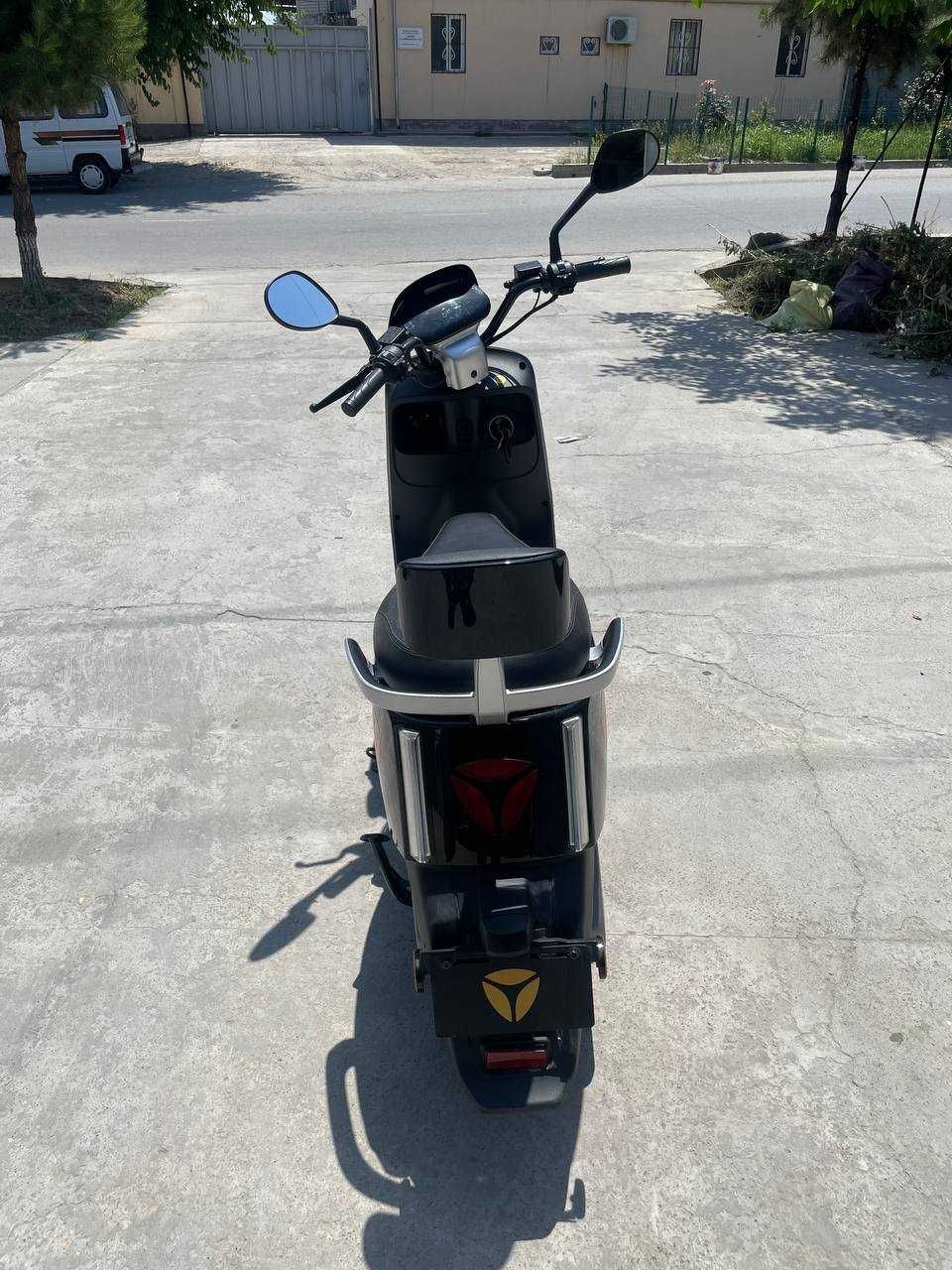 Elektro skuter Yadea