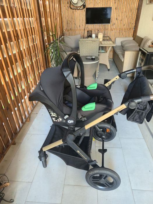 De vânzare: cărucior 4 în 1 Kinderkraft Moov 2 Air – Pure Black