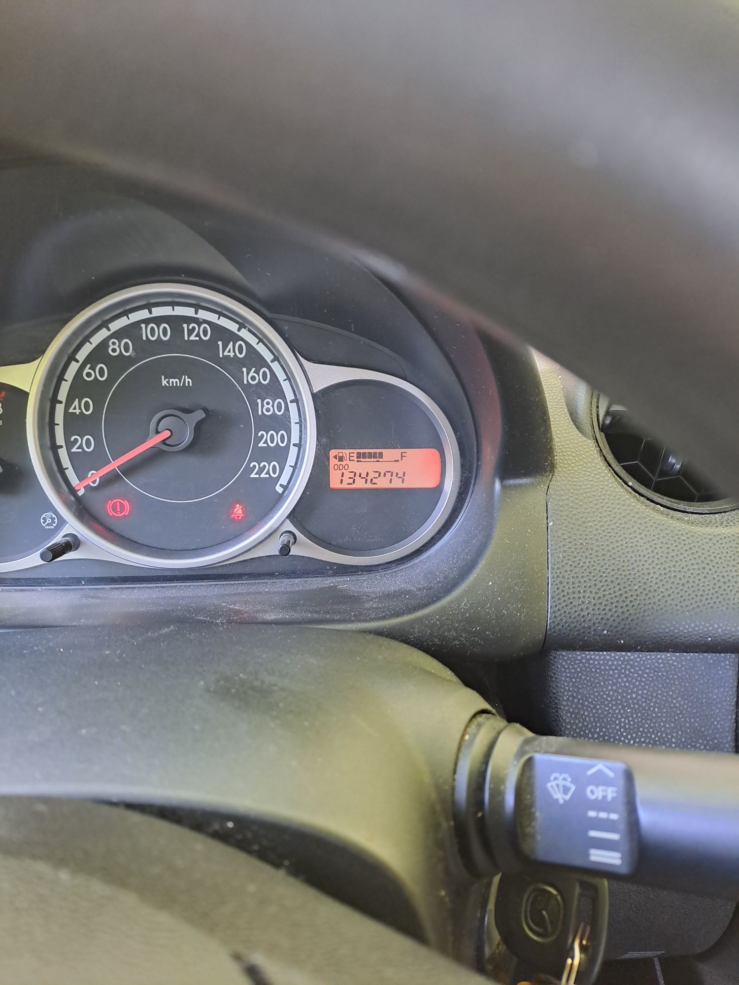 Лек автомобил mazda2