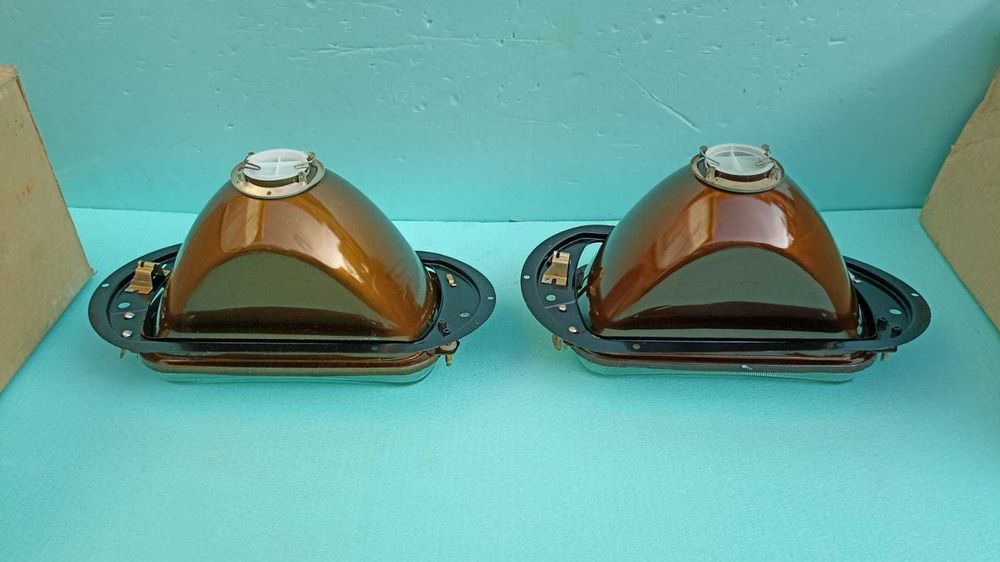 Vand Faruri Dacia 1300.Noi.Ellba.Licenta Cibie Franta.Fab.21.05.1978.