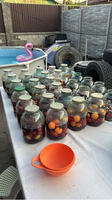 Стол и стулья в аренду