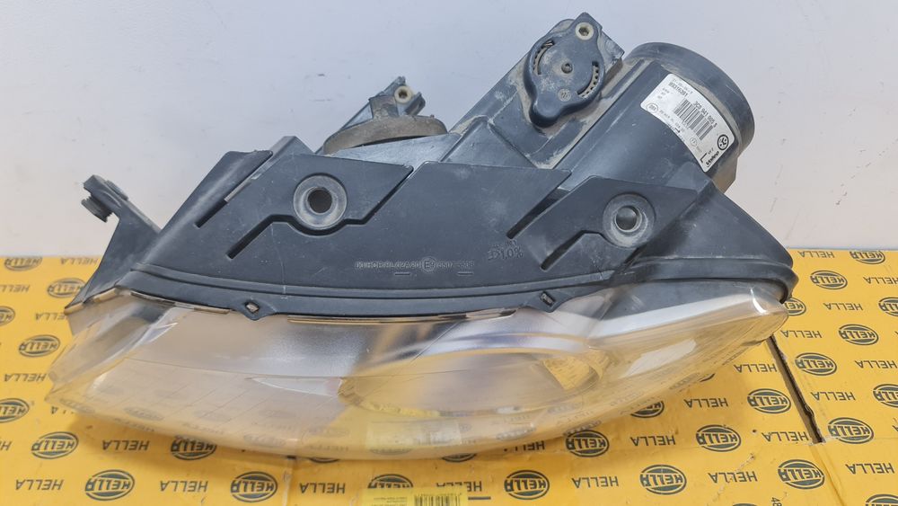 Far stanga halogen VW Passat b6 3C