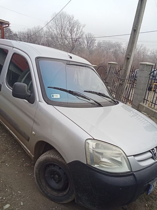 Vând Peugeot partener