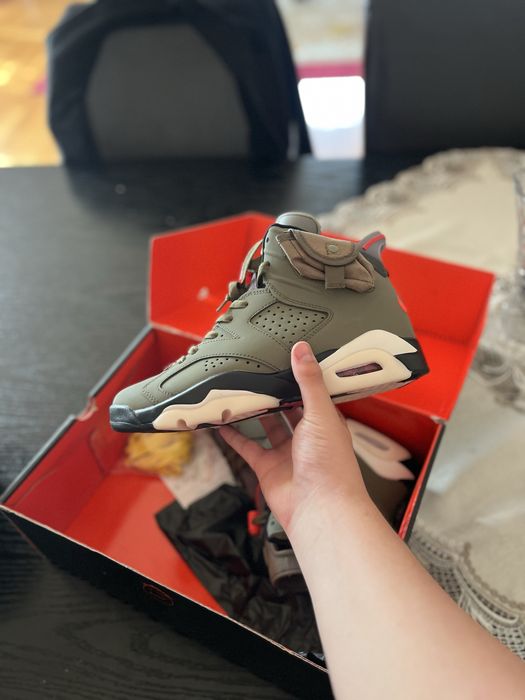Jordan 6 Travis scott
