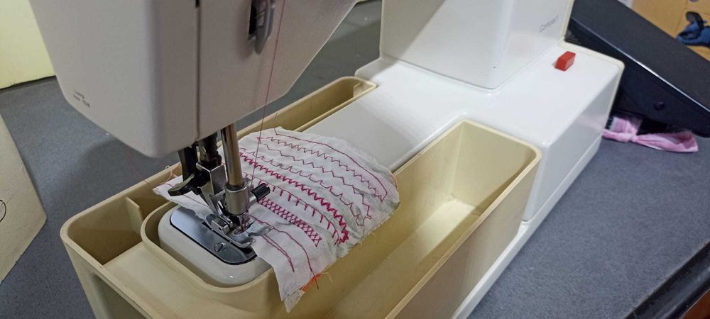 Masina de cusut Pfaff 1209 Compact